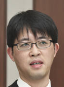 呼吸器内科　副部長　佐藤新太郎 先生